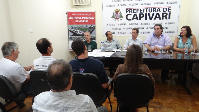 Prefeito apresenta novos secretários e novas verbas a Capivari