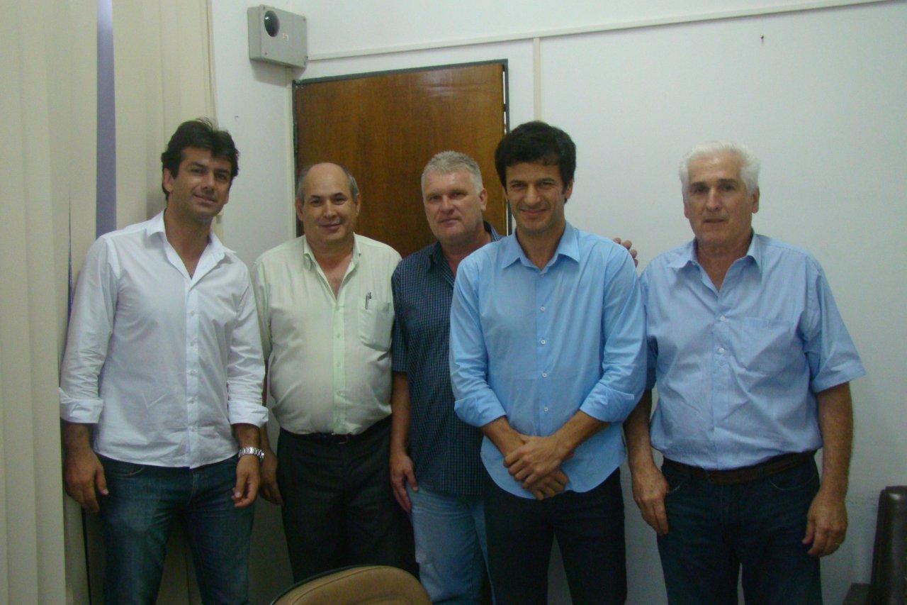 Prefeito de Rafard César Moreira e vice Carlão recebem a visita do Deputado Rogério Nogueira