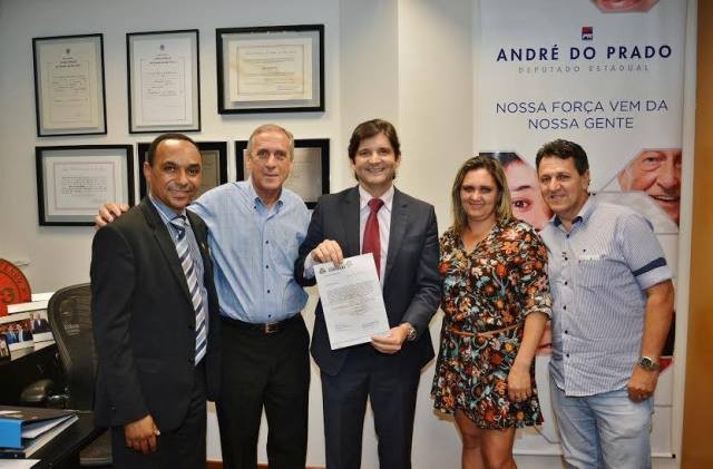 Vereador Nelson soares conquista van para APAE de Capivari