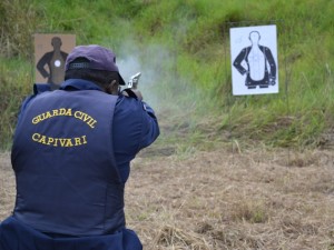 Guarda Municipal: cães localizam drogas e traficantes são presos