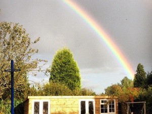 ENTRE AS CORES DO ARCO IRIS