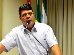 Foto :DC-Vereador Dr. Gillys defende direito dos servidores municipais